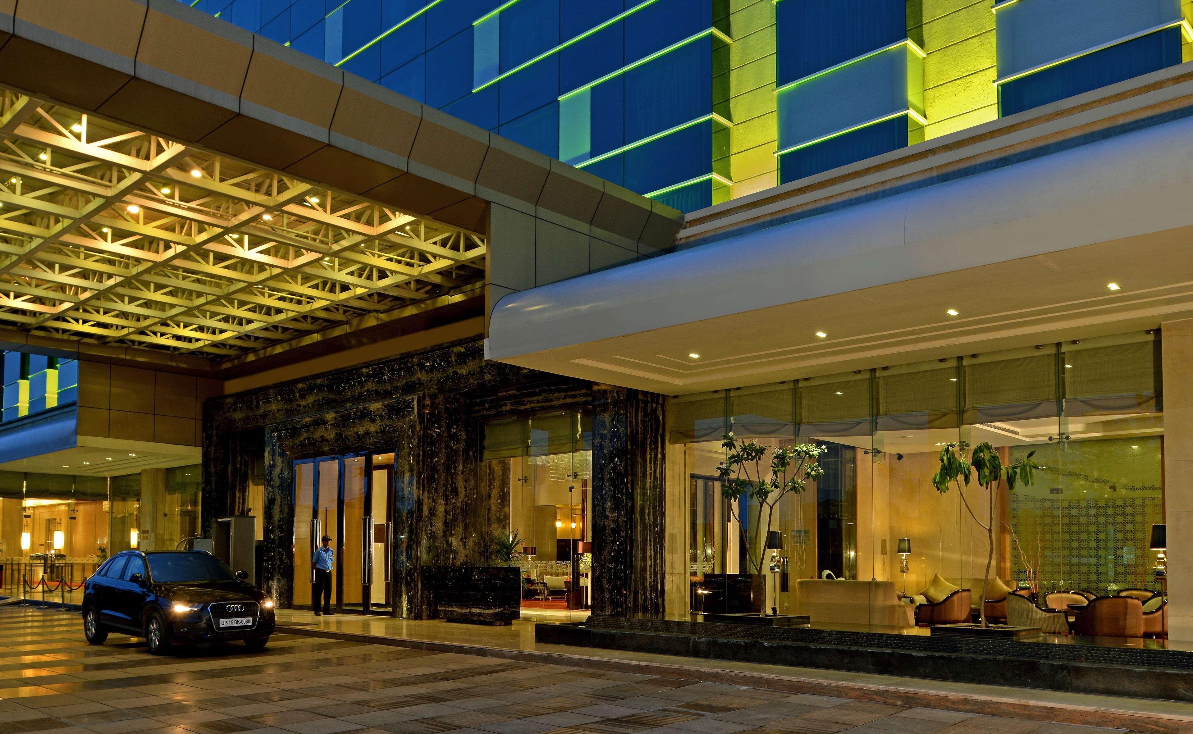 Radisson Blu Jaipur Hotel Exterior photo