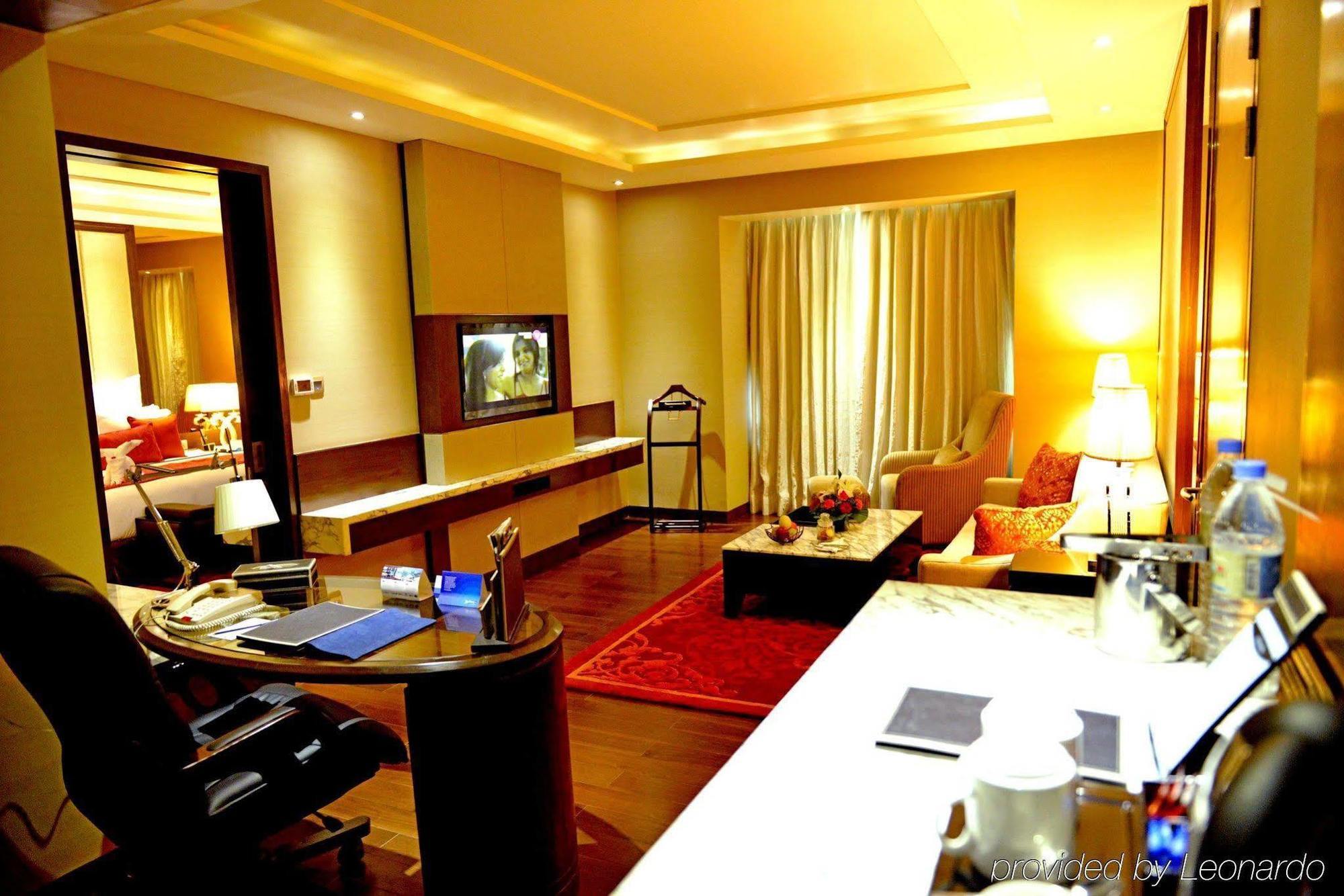 Radisson Blu Jaipur Hotel Room photo